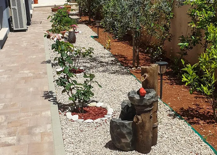 Appartement Amazing In With Wifi Orebić